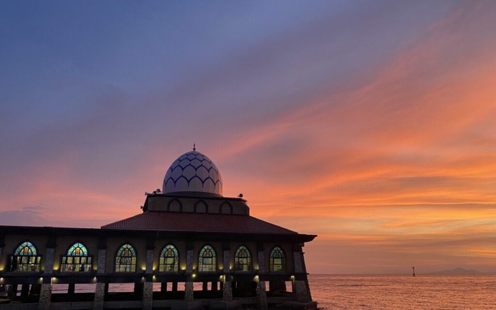 Al Hussain 'floating mosque', Kuala Perlis, Malaysia