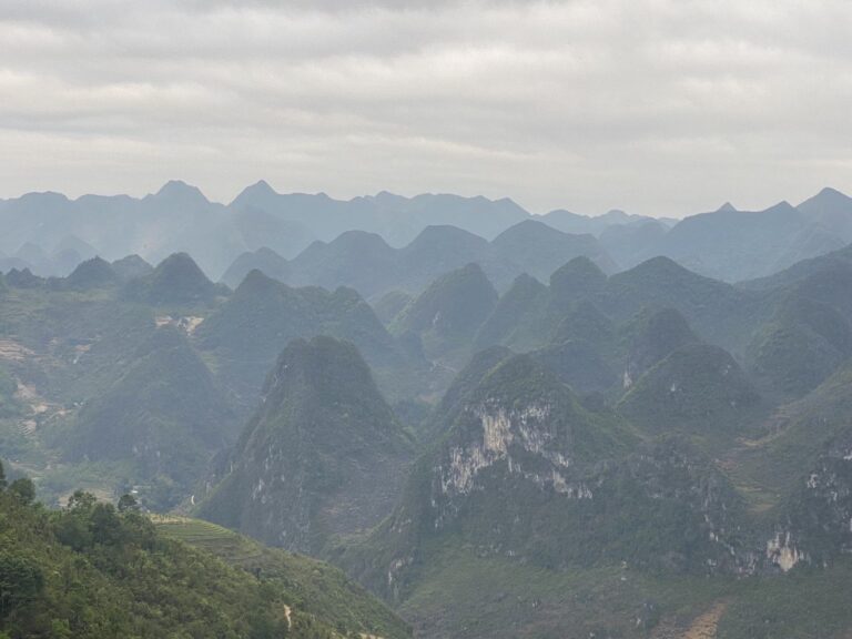 Cột cờ Lũng Cú, Vietnam